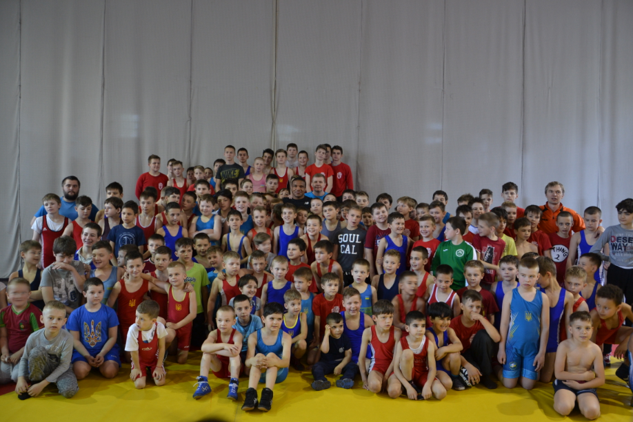 На зустрічі були присутні юні спортсмени, батьки, тренери-викладачі ДЮСШ «Атлант»